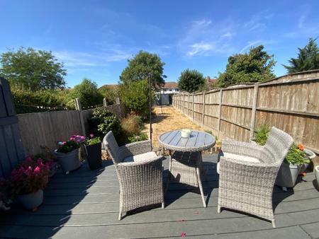 REAR GARDEN approx 80ft
