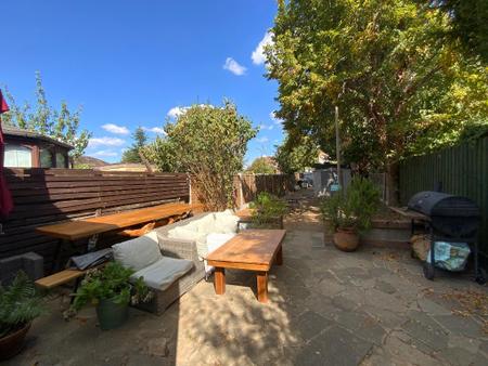 REAR GARDEN approx 100ft
