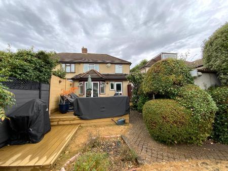 REAR GARDEN approx 70ft