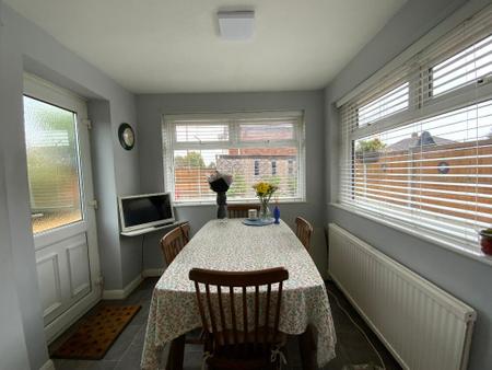 KITCHEN 20'6 x 8'2>7'10