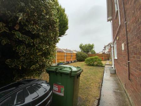 REAR GARDEN approx 70ft