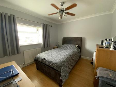 BEDROOM TWO 11'2 x 9'9