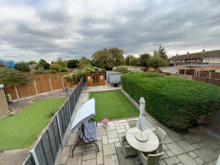 REAR GARDEN approx 70ft