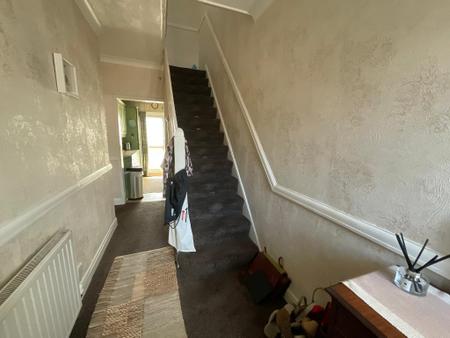 HALLWAY 14'7 x 5'4