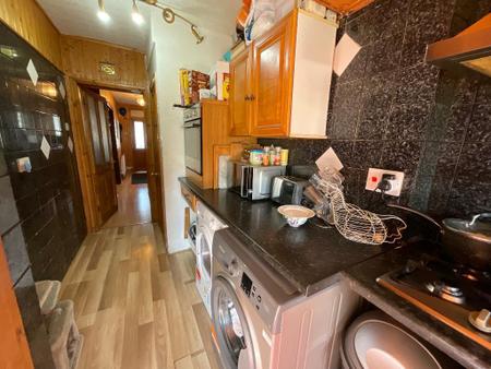 KITCHEN/DINER 17'6 x 16'10