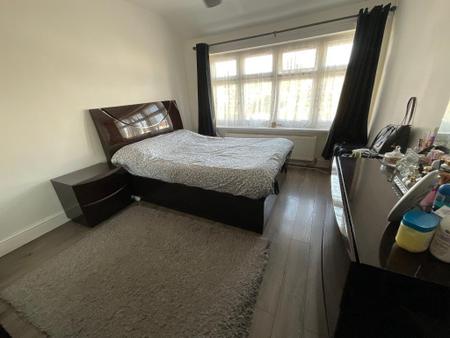 BEDROOM ONE 13'4 x 10'1