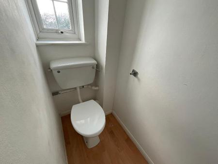 SEPARATE WC
