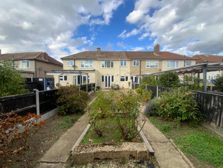 REAR GARDEN approx 70ft