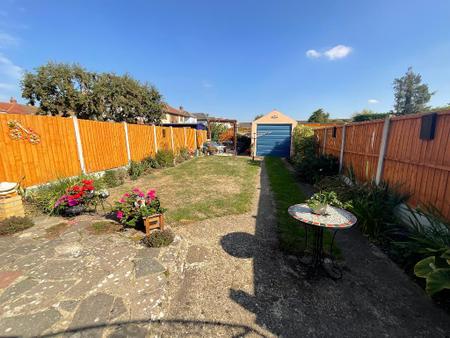 REAR GARDEN approx 70ft