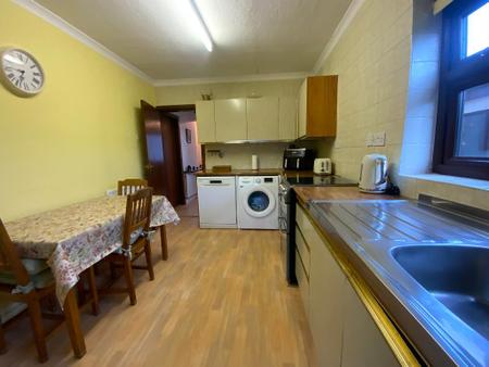 KITCHEN 12'10 x 8'11