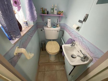 GROUND FLOOR WC