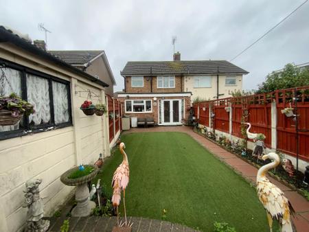 REAR GARDEN approx 40ft