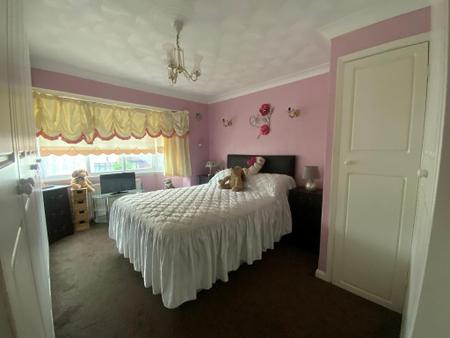 BEDROOM ONE 14'11 x 10'7