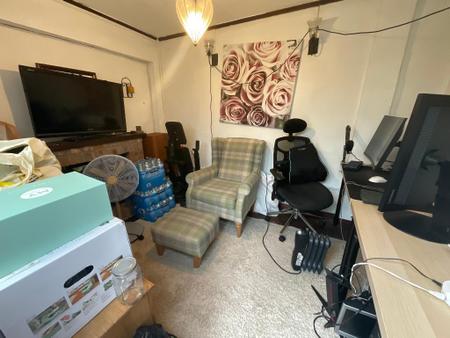 MULTI-PURPOSE OUTROOM
