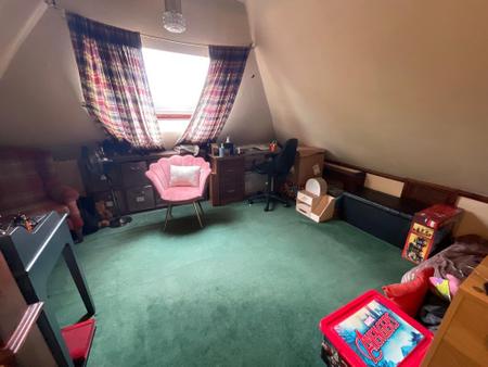 FIRST FLOOR LANDING 13'4 x 10'2