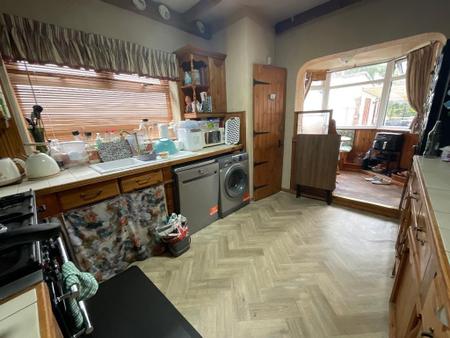 KITCHEN 11'9 x 9'9