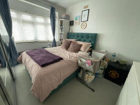 BEDROOM TWO 13'5 x 11'2