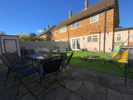 REAR GARDEN approx 30ft