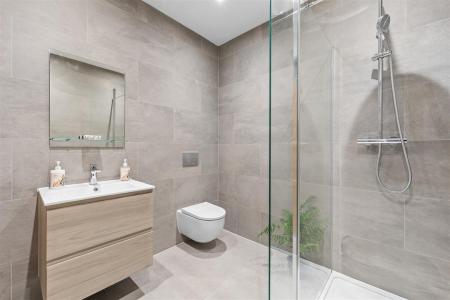 ENSUITE SHOWER ROOM
