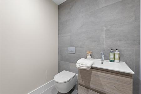 GROUND FLOOR CLOAK ROOM