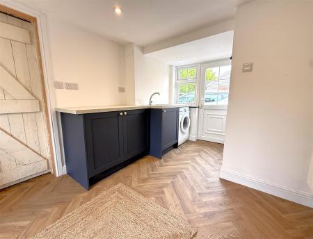 UTILITY ROOM / WORKSHOP