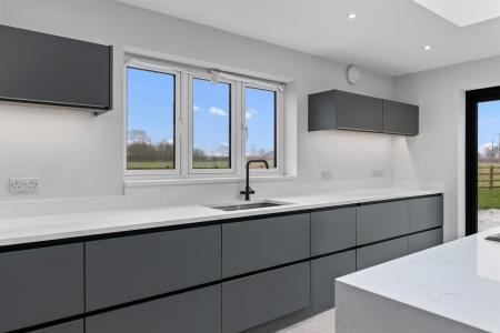 56 Stathern Lane (28).jpg