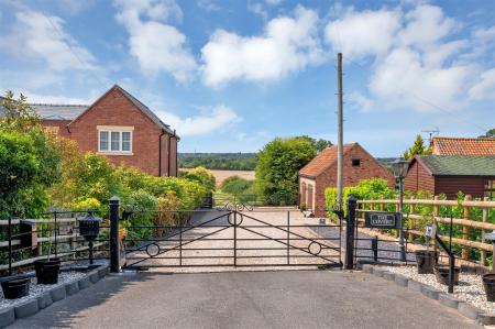 The Covert, Elton WEB PH-53.jpg