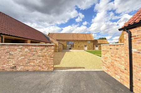 9018609-106670-134018871916149646-9a645244-2933-04