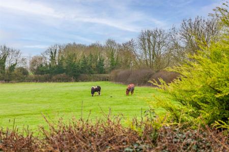 6 Sedgebrook Road-12.jpg