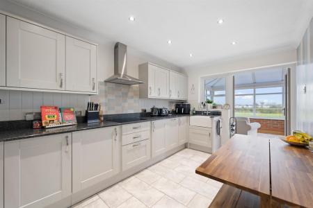 6 Sedgebrook Road-7.jpg