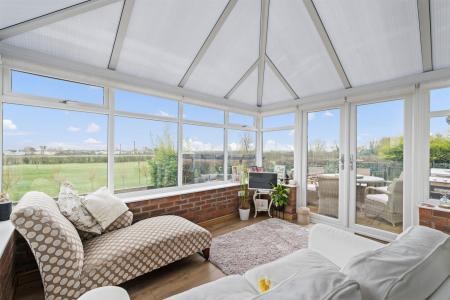 6 Sedgebrook Road-2.jpg