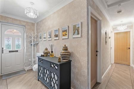 6 Sedgebrook Road-1.jpg