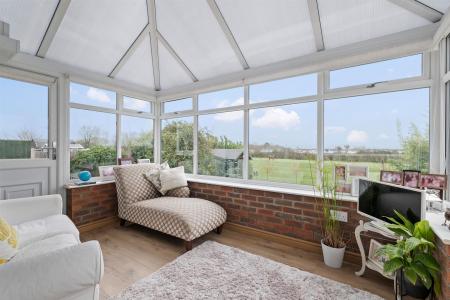 6 Sedgebrook Road-3.jpg