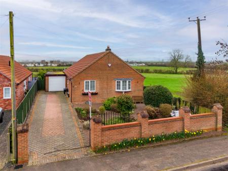 6 Sedgebrook Road-2.jpg