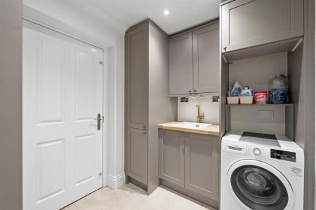 1 Whipling Close-04.jpg