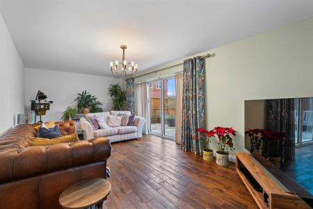 8 Brackendale Close-12.jpg