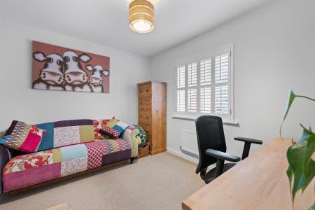 8 Brackendale Close-15.jpg