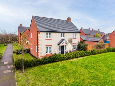 8 Brackendale Close-11.jpg