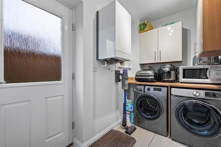 8 Brackendale Close-1.jpg