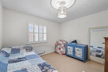 8 Brackendale Close-13.jpg