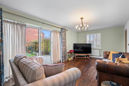 8 Brackendale Close-11.jpg