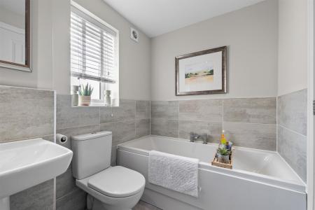 6 Dunsmore Avenue-21.jpg