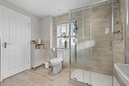 6 Dunsmore Avenue-23.jpg