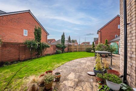 6 Dunsmore Avenue-6.jpg