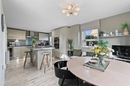 6 Dunsmore Avenue-04.jpg