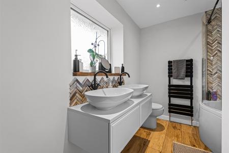 15 Main Street-21.jpg