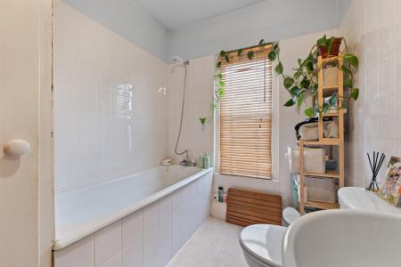 28 Main Street-21.jpg