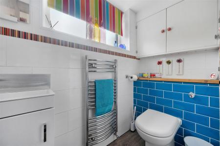 GROUND FLOOR CLOAK ROOM