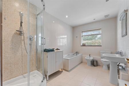 MAIN BATHROOM
