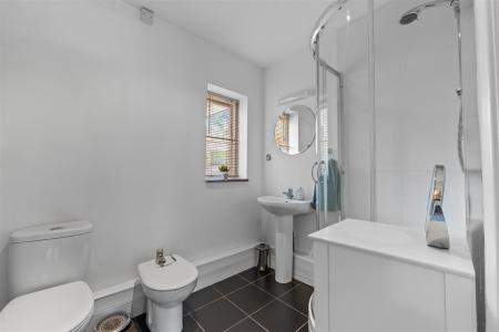 ENSUITE SHOWER ROOM